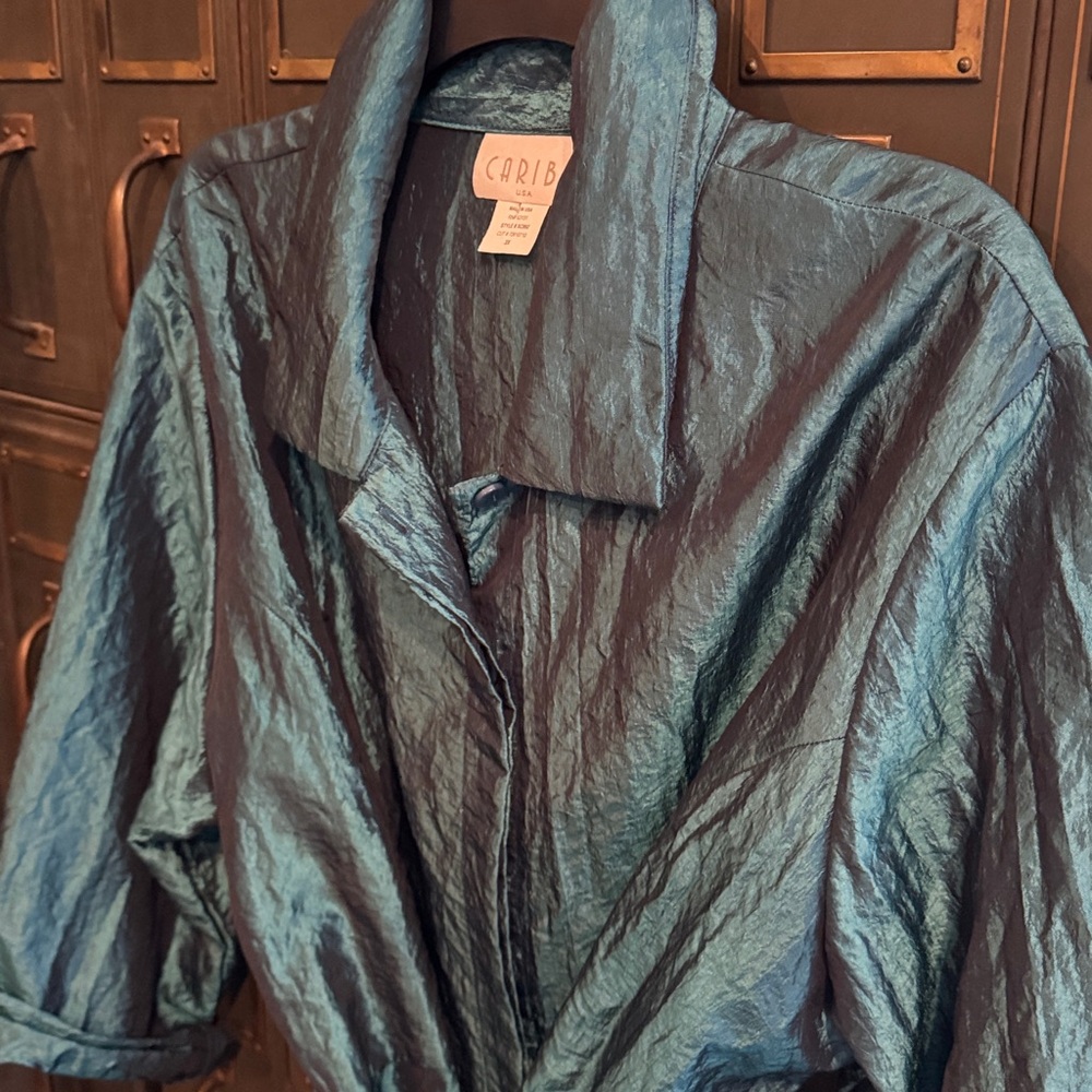 CARIBE Crushed Satin Top - Picture 2 of 6